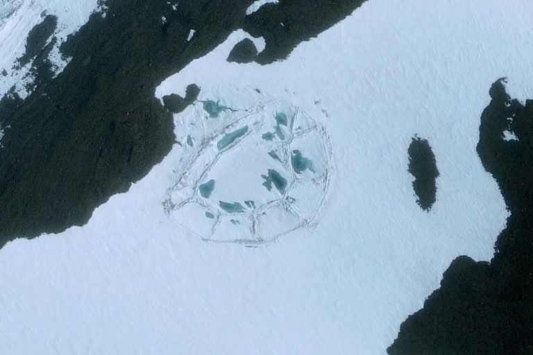 Antarctica-Dome-Structure-Mystery Antarctica-Dome-Structure-Mystery